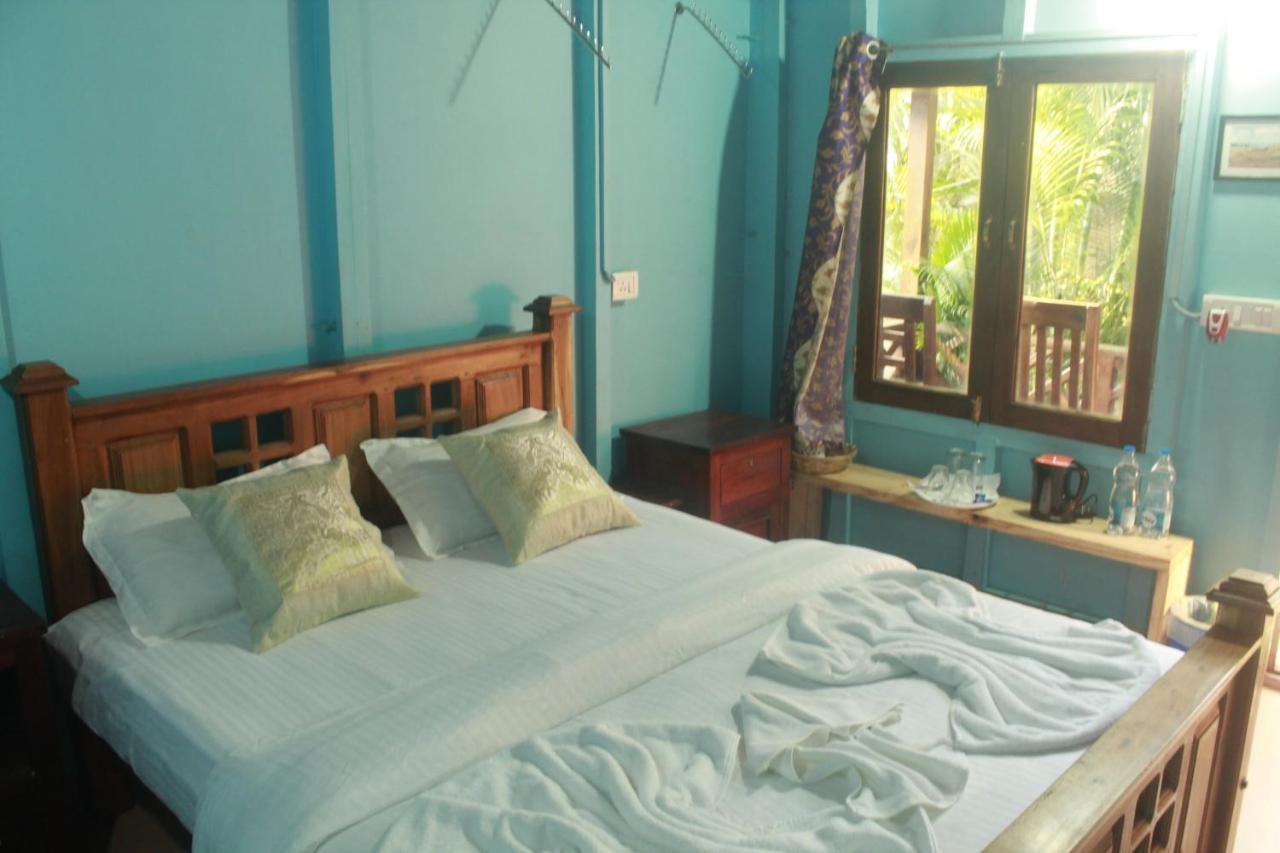 Sea Bird Beach Cafe & Cottages Morjim Exterior foto
