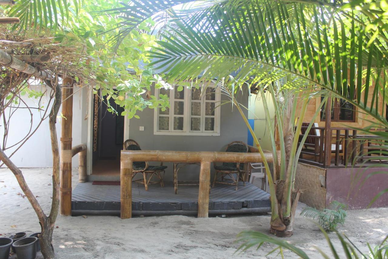 Sea Bird Beach Cafe & Cottages Morjim Exterior foto